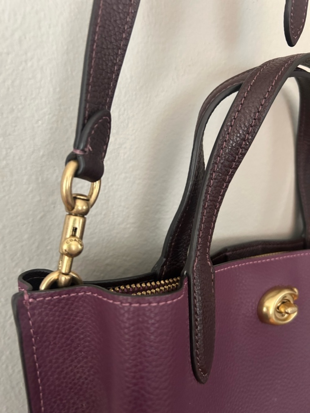 Coach C8561 Deep Berry Colorblock Pebbled Leather Willow Tote 24 - Picture 4 of 12